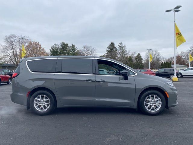 new 2025 Chrysler Pacifica car, priced at $38,794