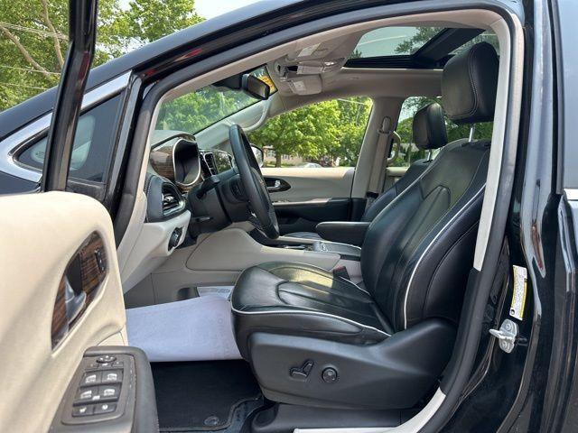 used 2023 Chrysler Pacifica car, priced at $27,894