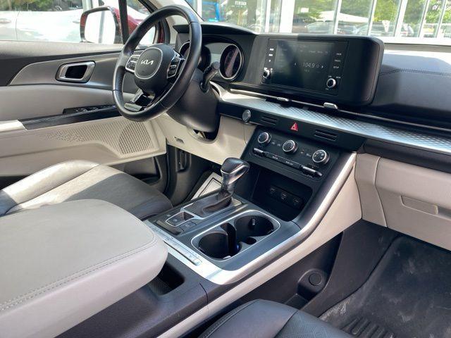 used 2024 Kia Carnival car, priced at $29,994