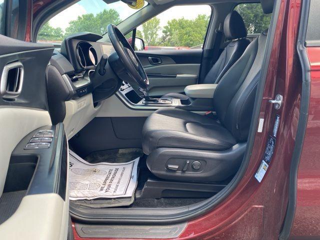 used 2024 Kia Carnival car, priced at $29,994