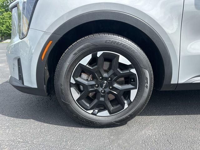 used 2024 Kia Sorento car, priced at $27,994