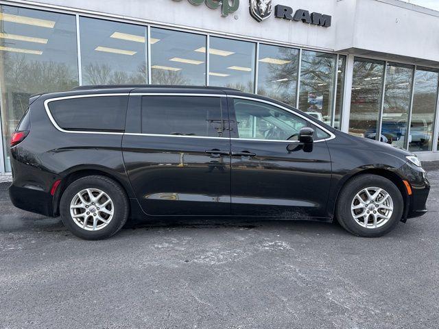 used 2022 Chrysler Pacifica car