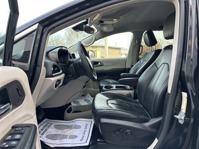 used 2022 Chrysler Pacifica car