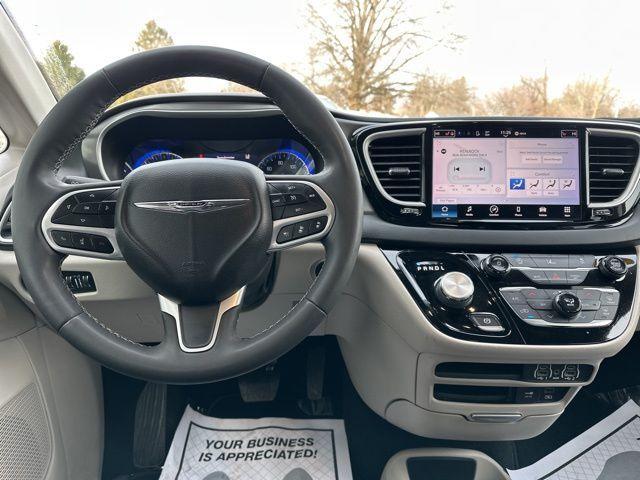 used 2022 Chrysler Pacifica car