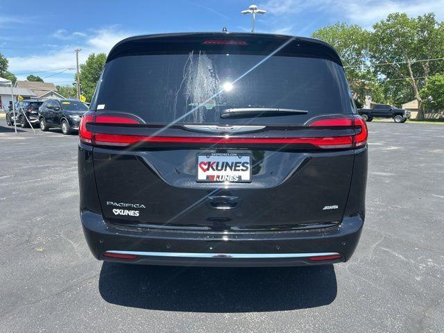 new 2025 Chrysler Pacifica car, priced at $42,494