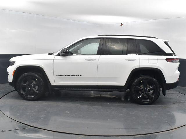 new 2025 Jeep Grand Cherokee car, priced at $40,594