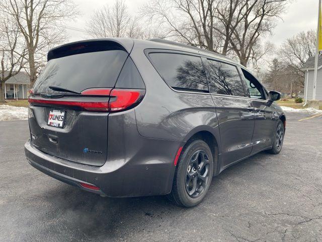 used 2021 Chrysler Pacifica Hybrid car, priced at $21,794