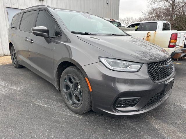 used 2021 Chrysler Pacifica Hybrid car, priced at $22,694