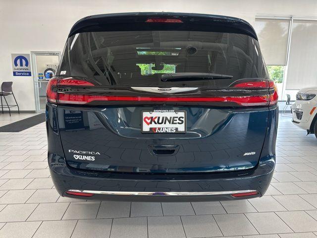 new 2025 Chrysler Pacifica car, priced at $45,794