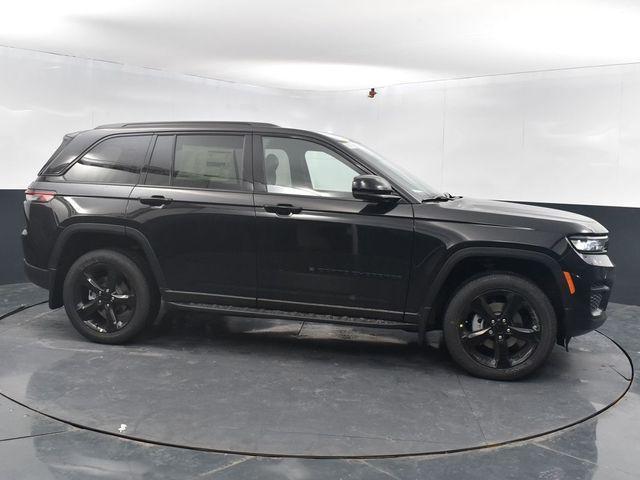 new 2025 Jeep Grand Cherokee car, priced at $42,994