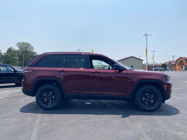 new 2025 Jeep Grand Cherokee car, priced at $46,215