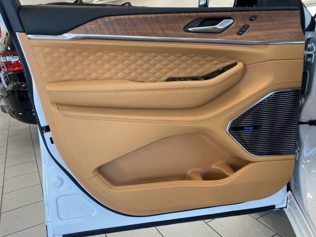 new 2025 Jeep Grand Cherokee car, priced at $71,325