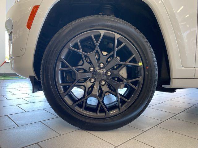 new 2025 Jeep Grand Cherokee car, priced at $71,325