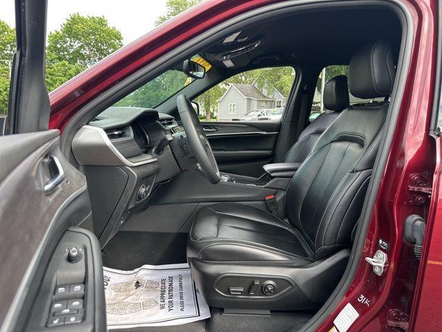 used 2024 Jeep Grand Cherokee car, priced at $34,694