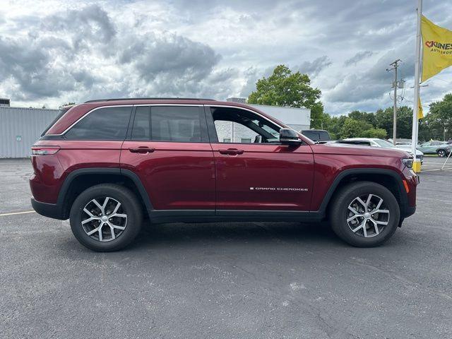 used 2024 Jeep Grand Cherokee car, priced at $34,694