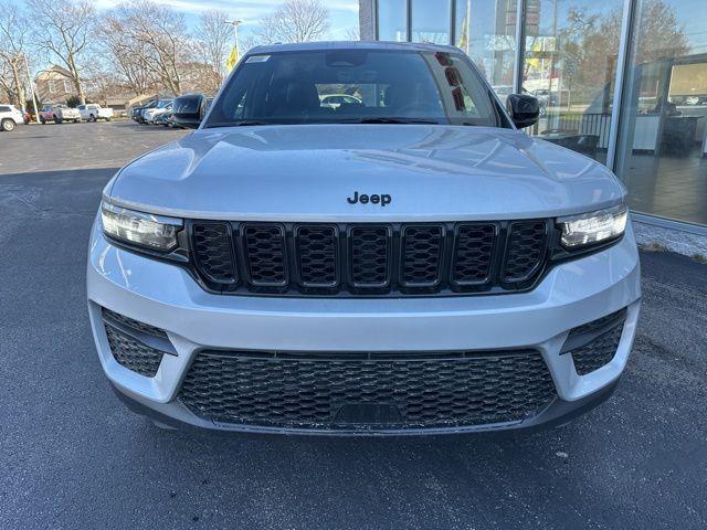 new 2025 Jeep Grand Cherokee car, priced at $38,994