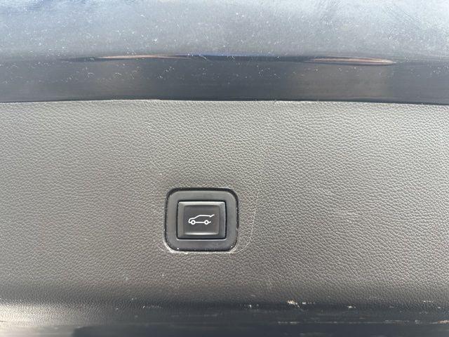 used 2022 Chevrolet Traverse car, priced at $37,794