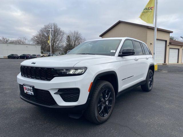 new 2025 Jeep Grand Cherokee car, priced at $37,399