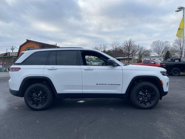 new 2025 Jeep Grand Cherokee car, priced at $37,399