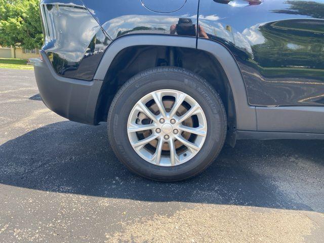 used 2021 Jeep Cherokee car, priced at $17,694