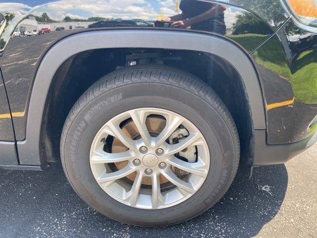 used 2021 Jeep Cherokee car, priced at $17,694