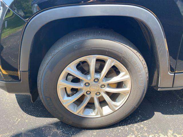 used 2021 Jeep Cherokee car, priced at $17,694