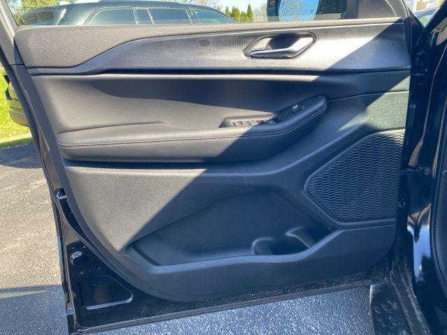 new 2025 Jeep Grand Cherokee car, priced at $45,294