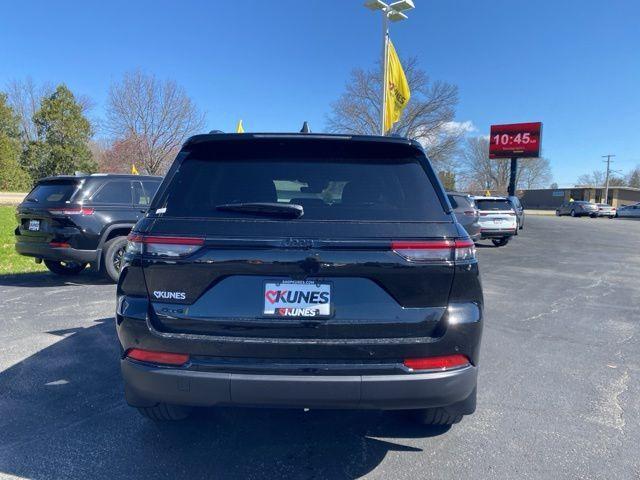 new 2025 Jeep Grand Cherokee car, priced at $45,294