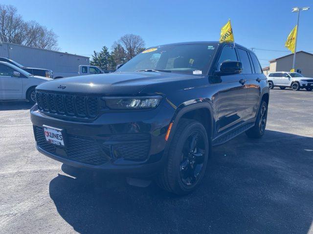 new 2025 Jeep Grand Cherokee car, priced at $45,294