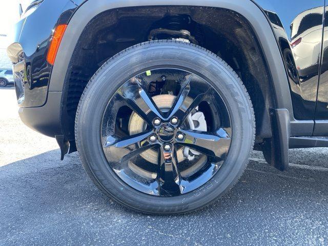 new 2025 Jeep Grand Cherokee car, priced at $45,294