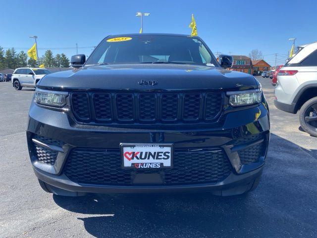 new 2025 Jeep Grand Cherokee car, priced at $45,294