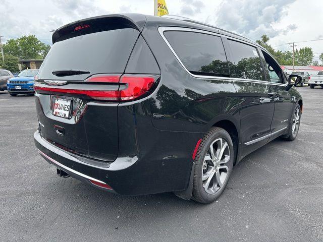 new 2024 Chrysler Pacifica car, priced at $48,839