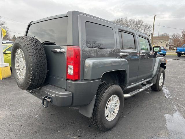 used 2009 Hummer H3 car, priced at $9,999