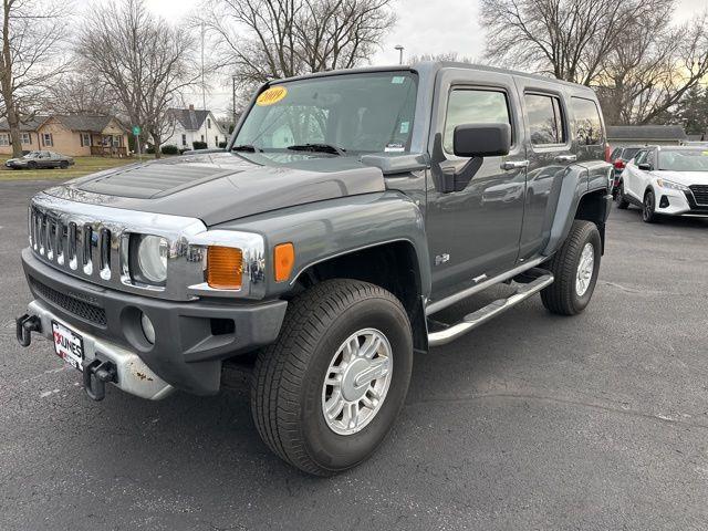 used 2009 Hummer H3 car, priced at $9,999