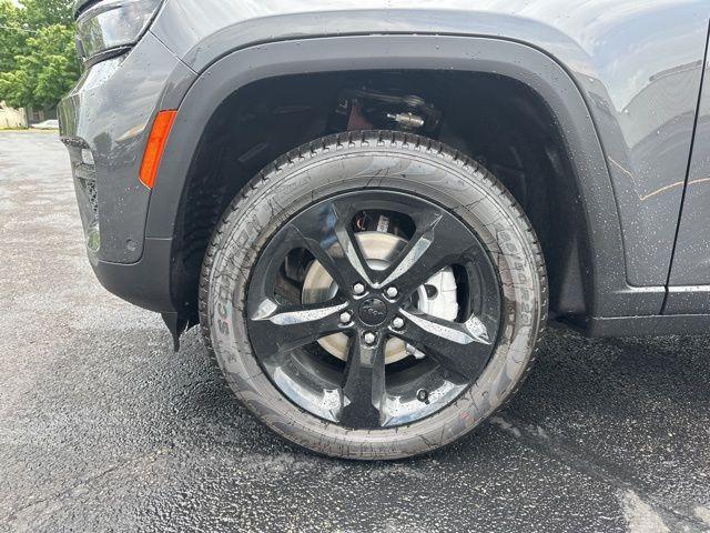 new 2025 Jeep Grand Cherokee car, priced at $43,994