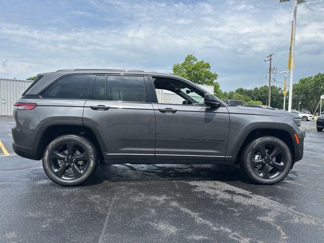 new 2025 Jeep Grand Cherokee car, priced at $43,994