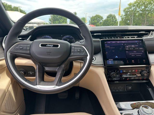 new 2025 Jeep Grand Cherokee car, priced at $43,994