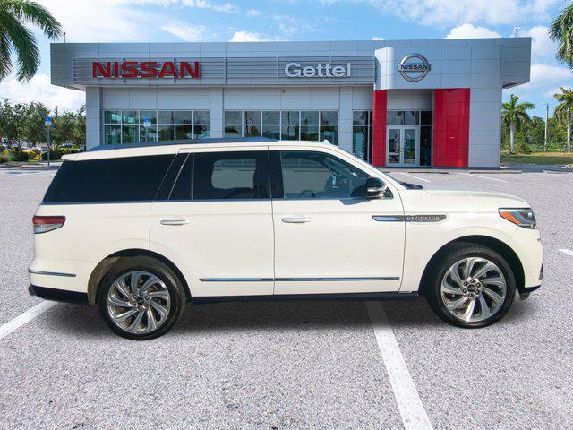 used 2022 Lincoln Navigator car, priced at $50,930