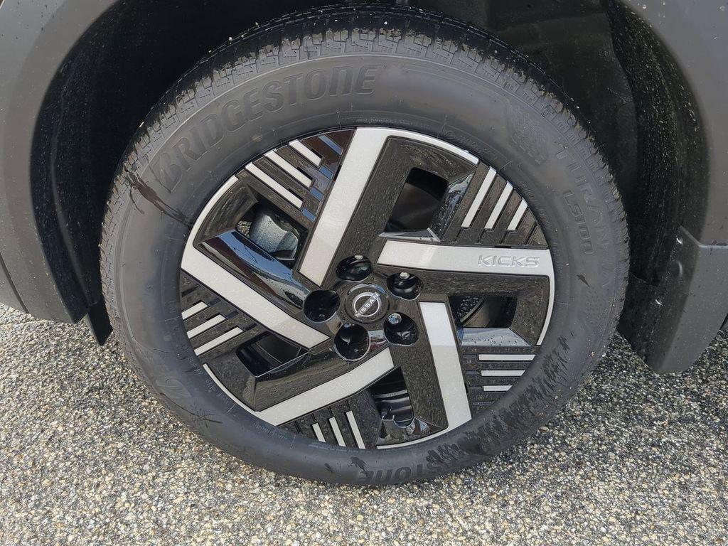 new 2025 Nissan Kicks car, priced at $22,907
