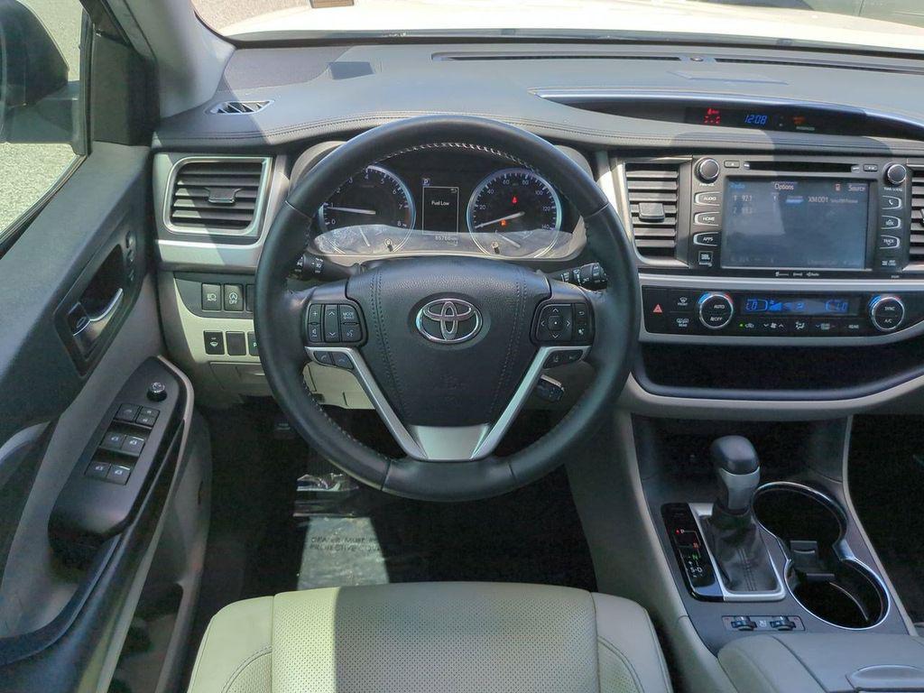 used 2019 Toyota Highlander car, priced at $21,739