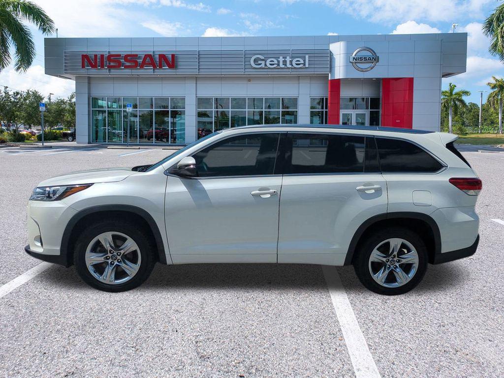 used 2019 Toyota Highlander car, priced at $21,739