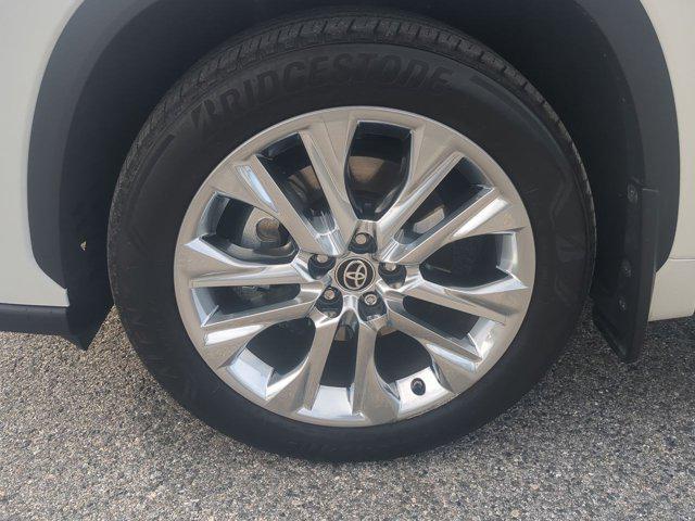 used 2020 Toyota Highlander car, priced at $33,491