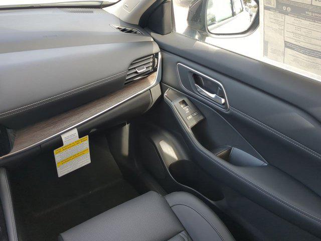 new 2025 Nissan Rogue car, priced at $40,261