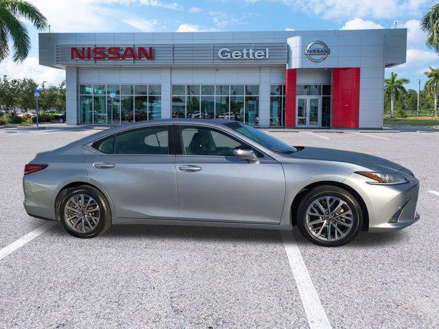 used 2022 Lexus ES 350 car, priced at $36,394