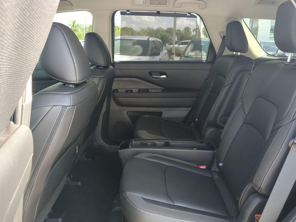 new 2025 Nissan Pathfinder car, priced at $38,999