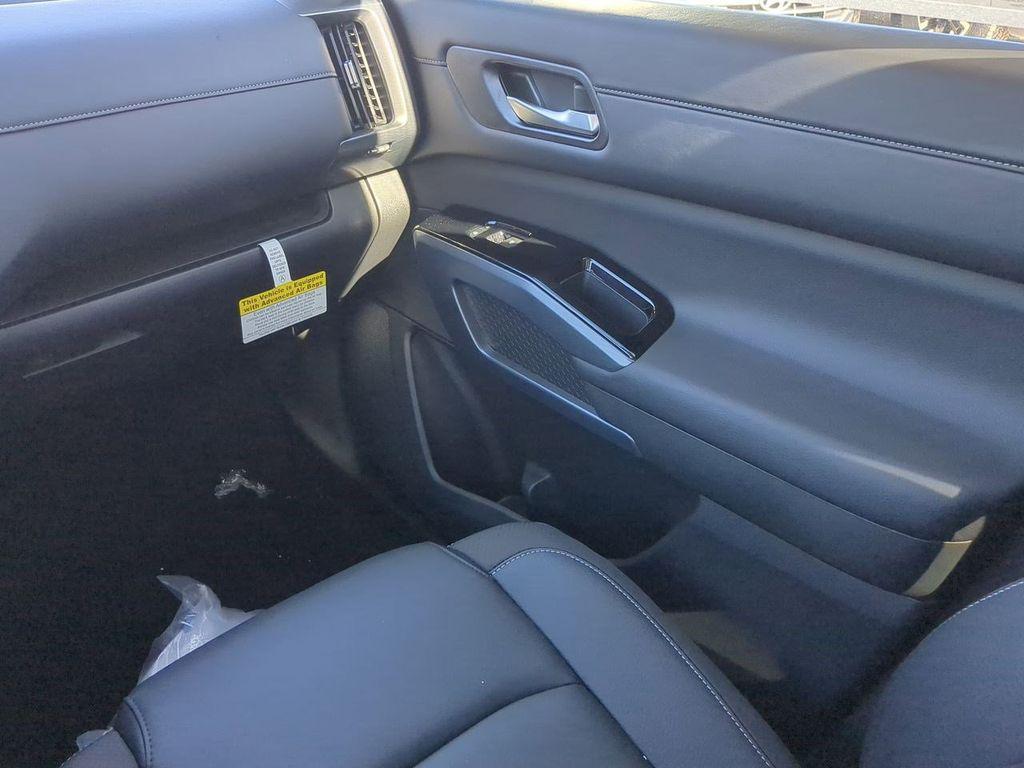 new 2025 Nissan Pathfinder car, priced at $40,020