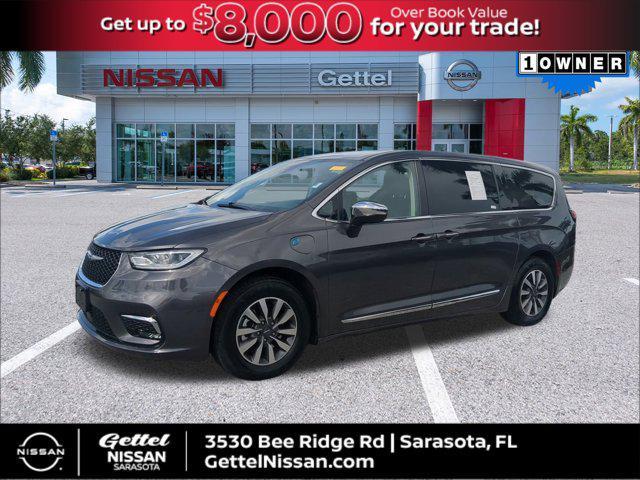 used 2023 Chrysler Pacifica Hybrid car, priced at $25,691