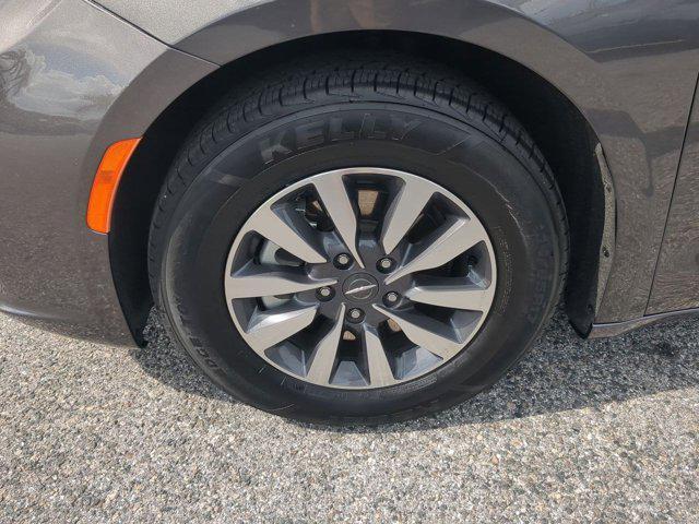 used 2023 Chrysler Pacifica Hybrid car, priced at $25,791