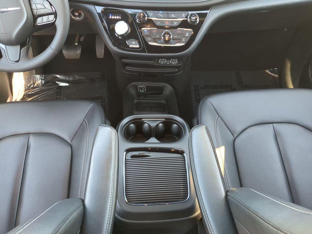 used 2024 Chrysler Pacifica Hybrid car, priced at $30,472