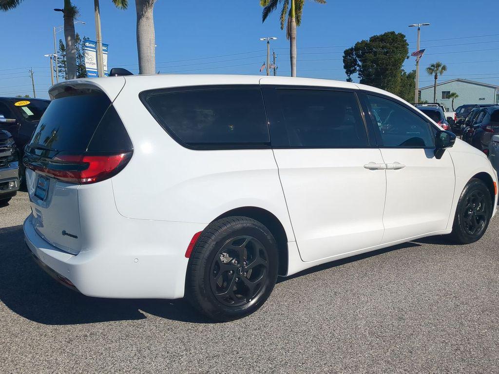 used 2024 Chrysler Pacifica Hybrid car, priced at $30,472